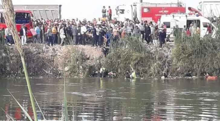 حادثة مأساوية.. قتلى بحادث سقوط حافلة في مصر