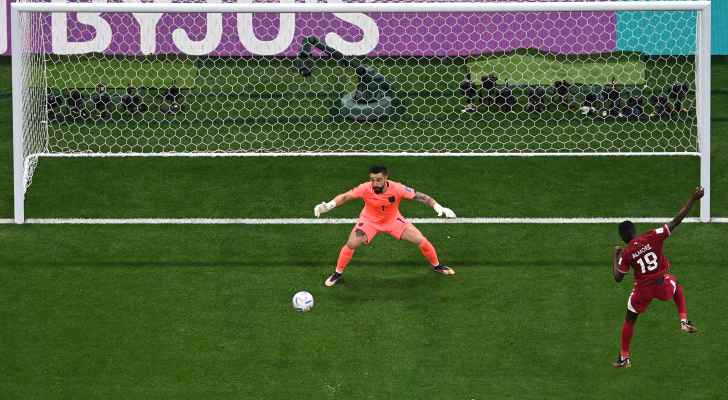 منتخب قطر أول مستضيف يخسر المباراة الافتتاحية للمونديال