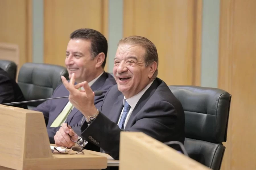 هل تكفي مبايعة الدغمي للصفدي ليتربع على كرسي رئاسة النواب 