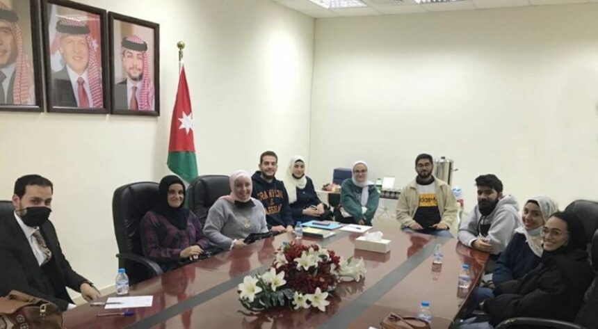 صورة حول : بحث التعاون بين أردنية العقبة والسفارة الفرنسية بحث التعاون بين أردنية العقبة والسفارة الفرنسية