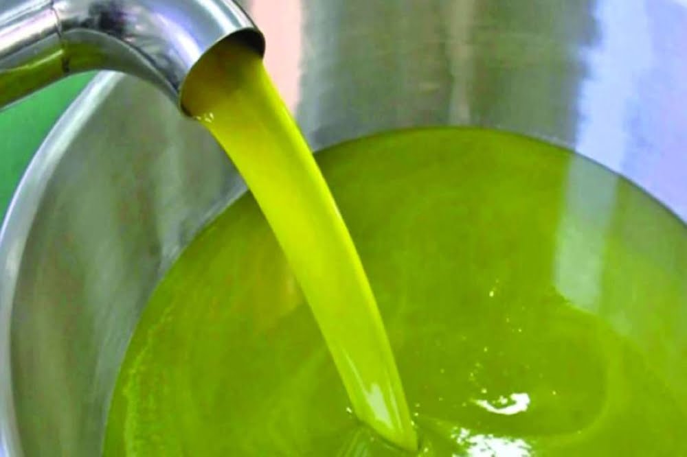 أسعار زيت الزيتون البلدي بحدود ٨٥ دينارا للتنكة