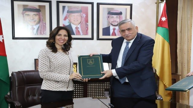 تعاون مشترك بين الجامعة الأردنيّة ومؤسسة ولي العهد
