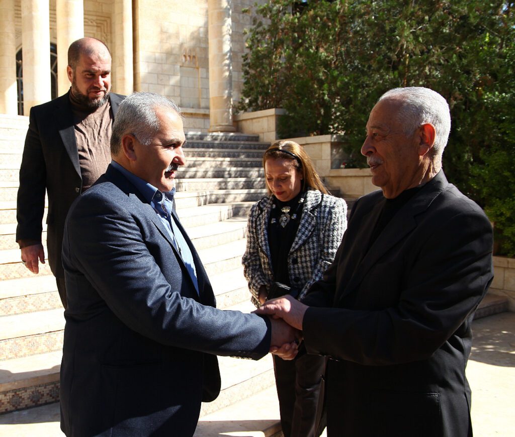 العيسوي يلتقي مجموعة من وجهاء غرب اربد ..صور