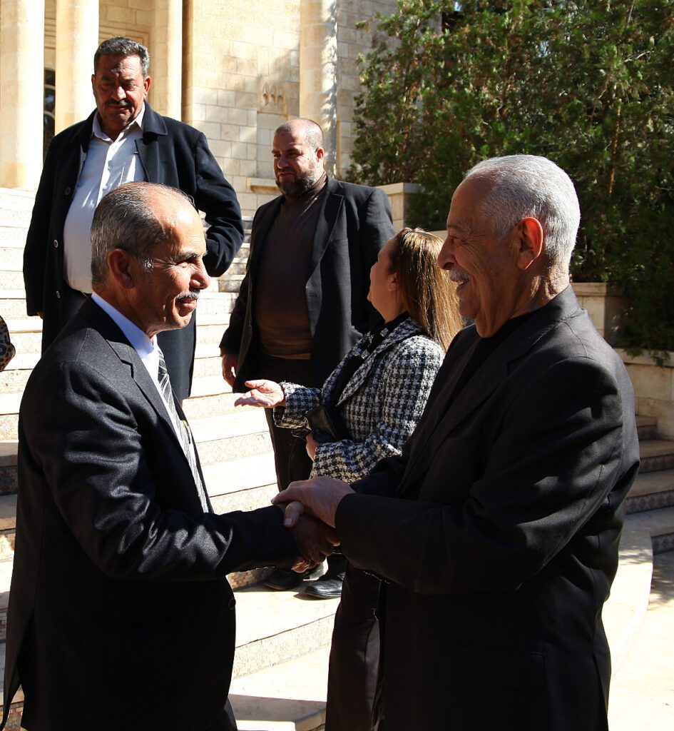 العيسوي يلتقي مجموعة من وجهاء غرب اربد ..صور