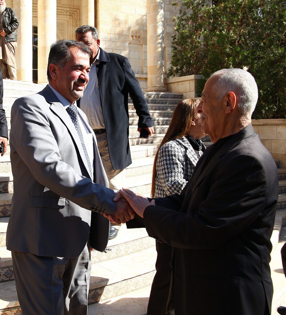 العيسوي يلتقي مجموعة من وجهاء غرب اربد ..صور