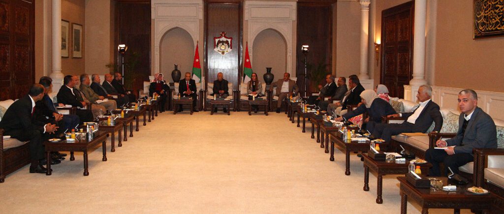 العيسوي يلتقي مجموعة من وجهاء غرب اربد ..صور