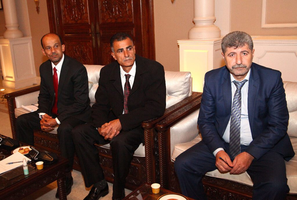 العيسوي يلتقي مجموعة من وجهاء غرب اربد ..صور