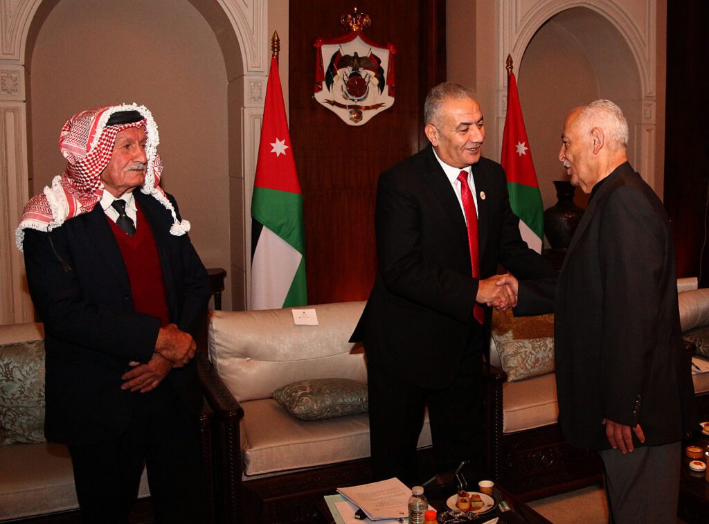 العيسوي يلتقي مجموعة من وجهاء غرب اربد ..صور