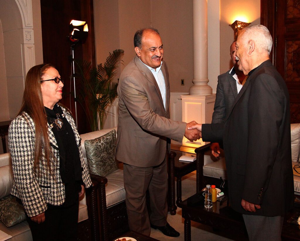 العيسوي يلتقي مجموعة من وجهاء غرب اربد ..صور