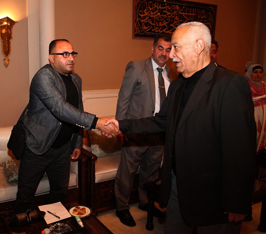 العيسوي يلتقي مجموعة من وجهاء غرب اربد ..صور