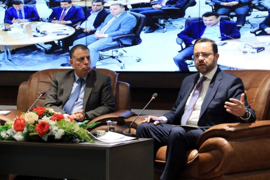 وزير المالية محمد العسعس يلتقي الحكام الادارين في وزارة الداخلية