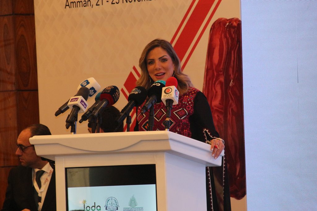 بالصور افتتاح المهرجان الدولي الـ4 للتمور الذي تنظمه جائزة خليفة الدولية لنخيل التمر