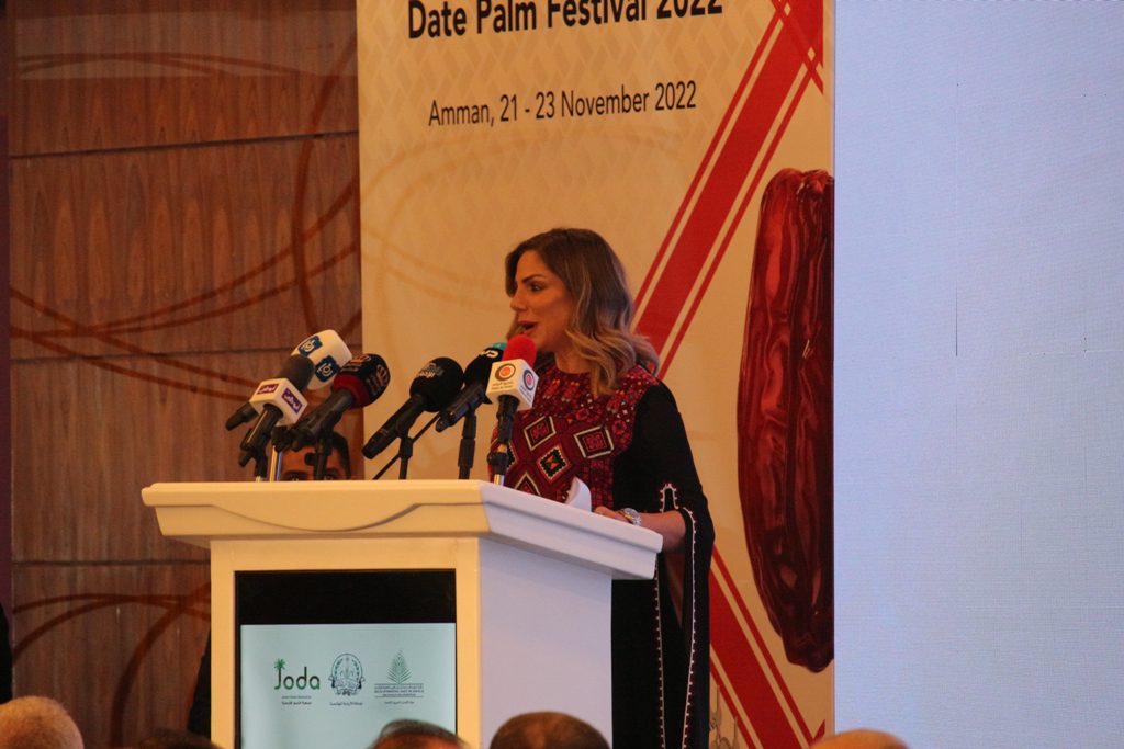 بالصور افتتاح المهرجان الدولي الـ4 للتمور الذي تنظمه جائزة خليفة الدولية لنخيل التمر