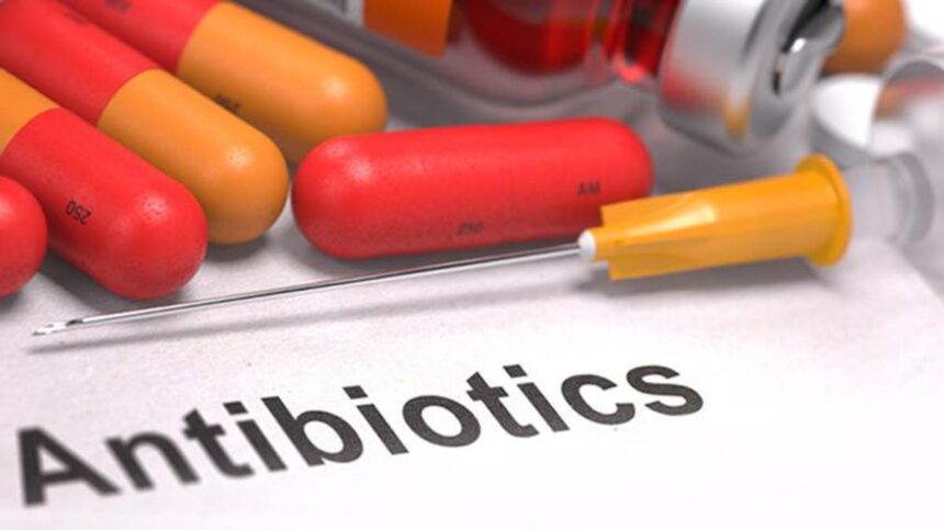 الصحة تحذر من إساءة استخدام المضادات الحيوية