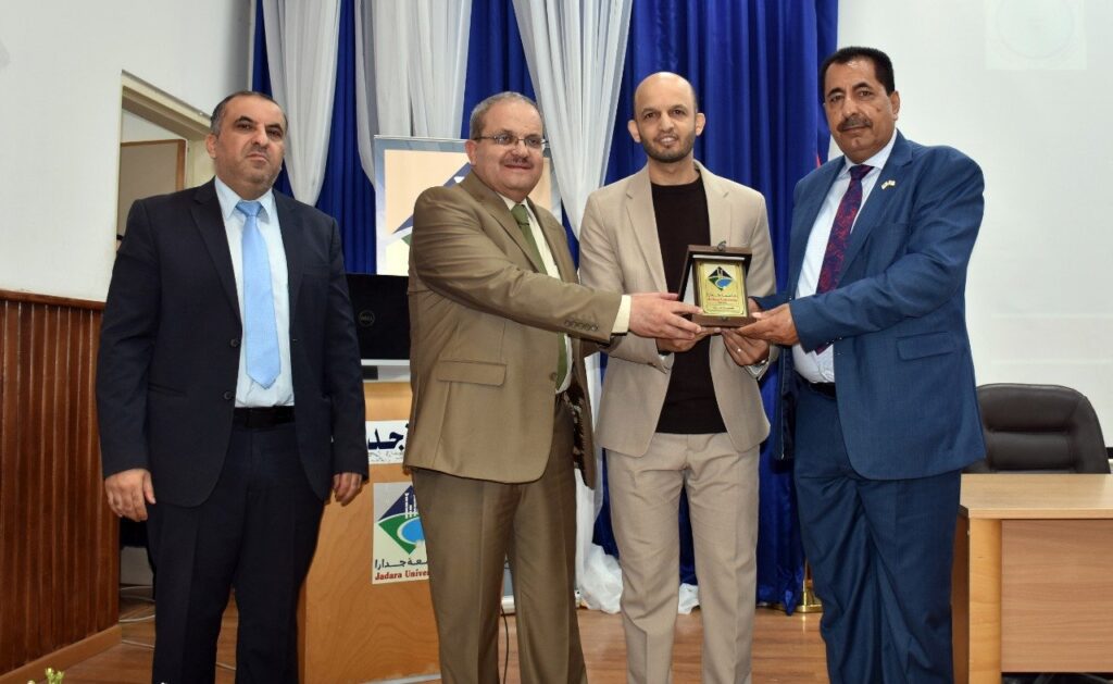 صورة حول : كلية الصيدلة في جامعة جدارا تنظم محاضرة عن فيتامين(د) كلية الصيدلة في جامعة جدارا تنظم محاضرة عن فيتامين(د)