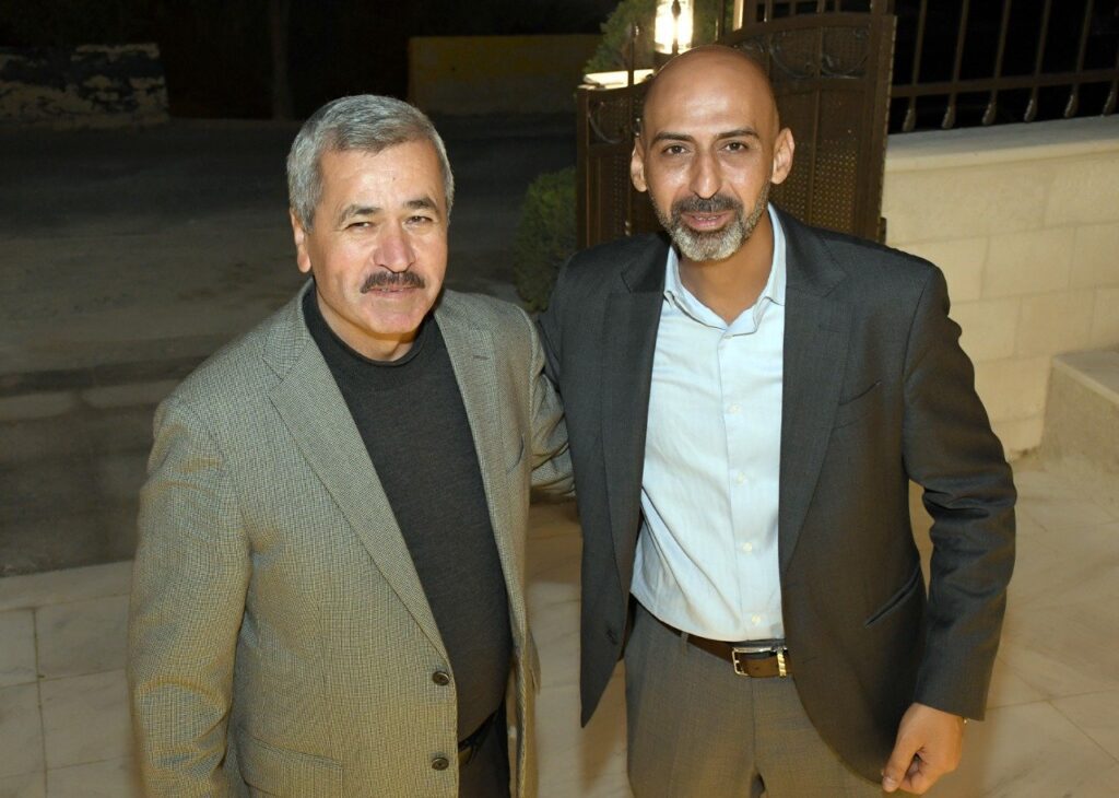 احمد الوريكات يستقبل المهنئين بفوزه بانتخابات الفيصلي… صور