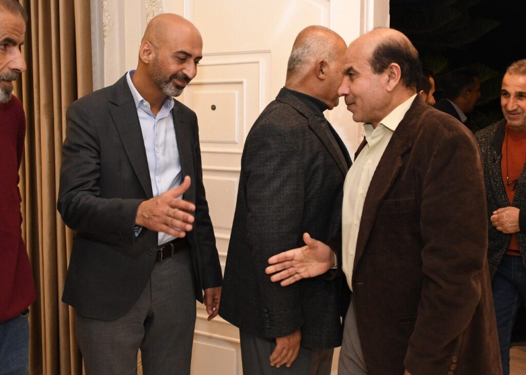 احمد الوريكات يستقبل المهنئين بفوزه بانتخابات الفيصلي… صور