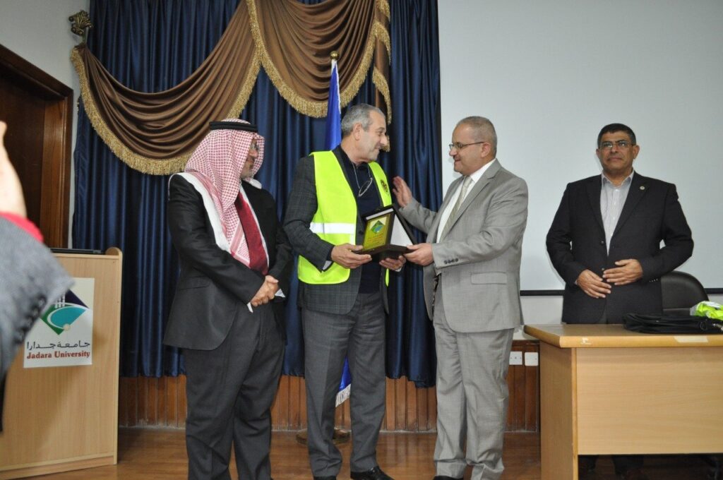 صورة حول : إدارة السلامة المرورية والوقاية من حوادث الطرق: ندوة في جامعة جدارا إدارة السلامة المرورية والوقاية من حوادث الطرق: ندوة في جامعة جدارا