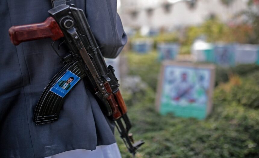 الحوثيون: المبعوث الأممي يغالط الحقائق الإنسانية ويواري حقيقة نهب الثروات اليمنية