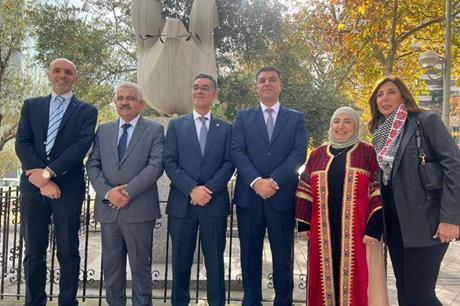 الحنيفات يرعى حفل اختتام دورة المجلس الدولي للزيتون رقم 116 في اسبانيا