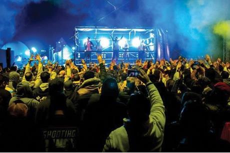 شاهدوا .. عروض وفعاليات مختلفة خلال حفلات ميدل بيست‬ الموسيقية بالرياض