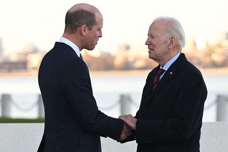 لقاء قصير يجمع بايدن والأمير وليام في بوسطن