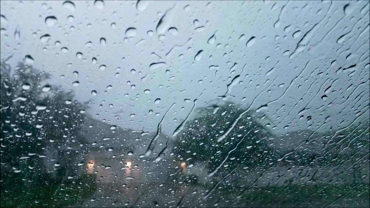 طقس العرب : توقع زخات متفرقة من الأمطار الخميس