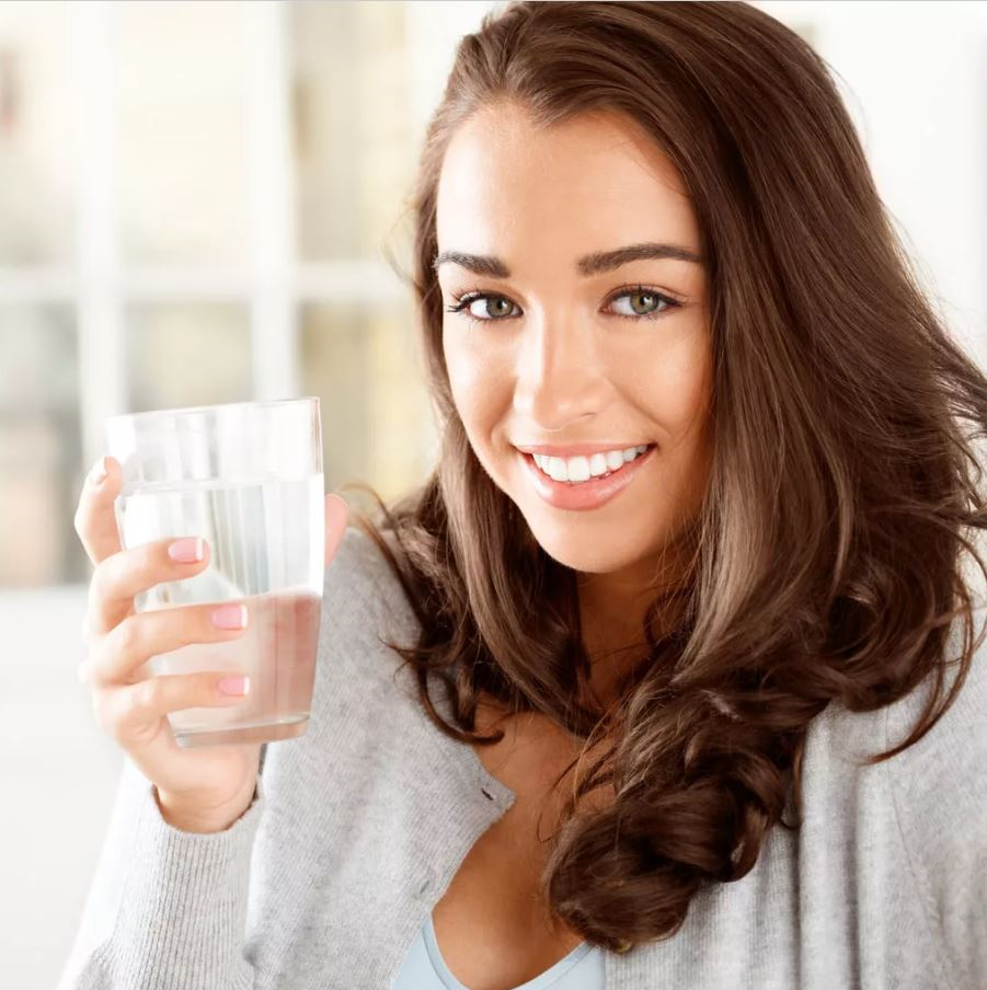 3 مشروبات.. لبشرة متوهجة بعد الـ40