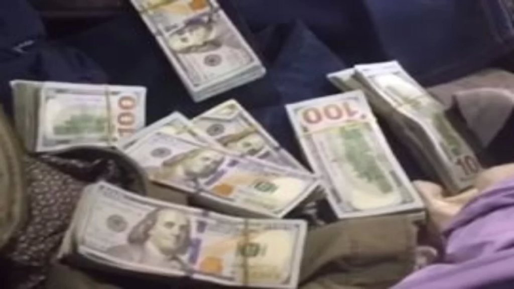 لبنان.. ضبط 120 ألف دولار مع عاملة إثيوبية في مطار بيروت