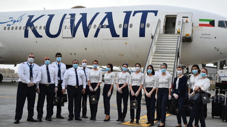 الخطوط الكويتية ترد على مزاعم تجريدها متقدمات لوظيفة مضيفة طيران من ملابسهن الداخلية!