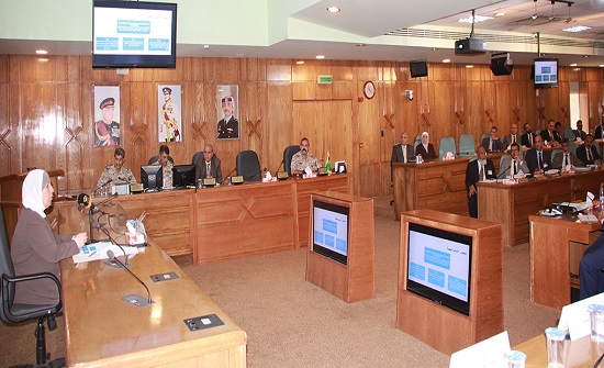 وزيرة التنمية الاجتماعية تحاضر في كلية الدفاع الوطني