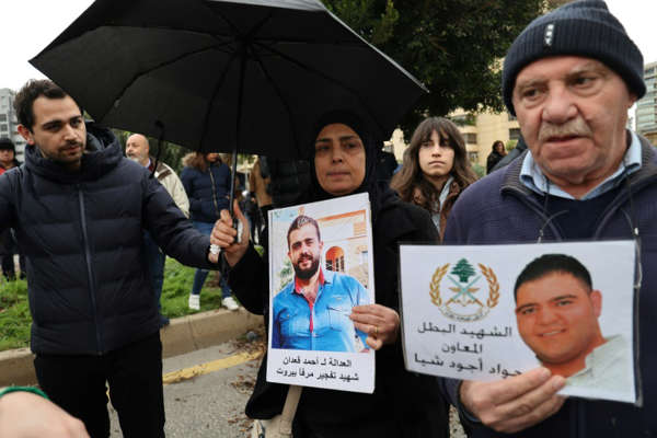 اعتصام في بيروت احتجاجا على توقيف شقيق أحد ضحايا انفجار المرفأ