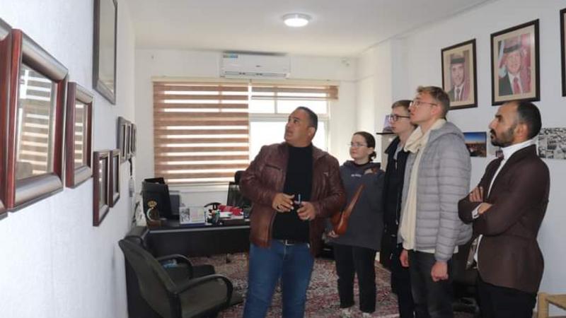 صورة حول : ثقافة الطفيلة تلتقي طلبة برنامج اللغة العربية للناطقين بغيرها من روسيا ثقافة الطفيلة تلتقي طلبة برنامج اللغة العربية للناطقين بغيرها من روسيا