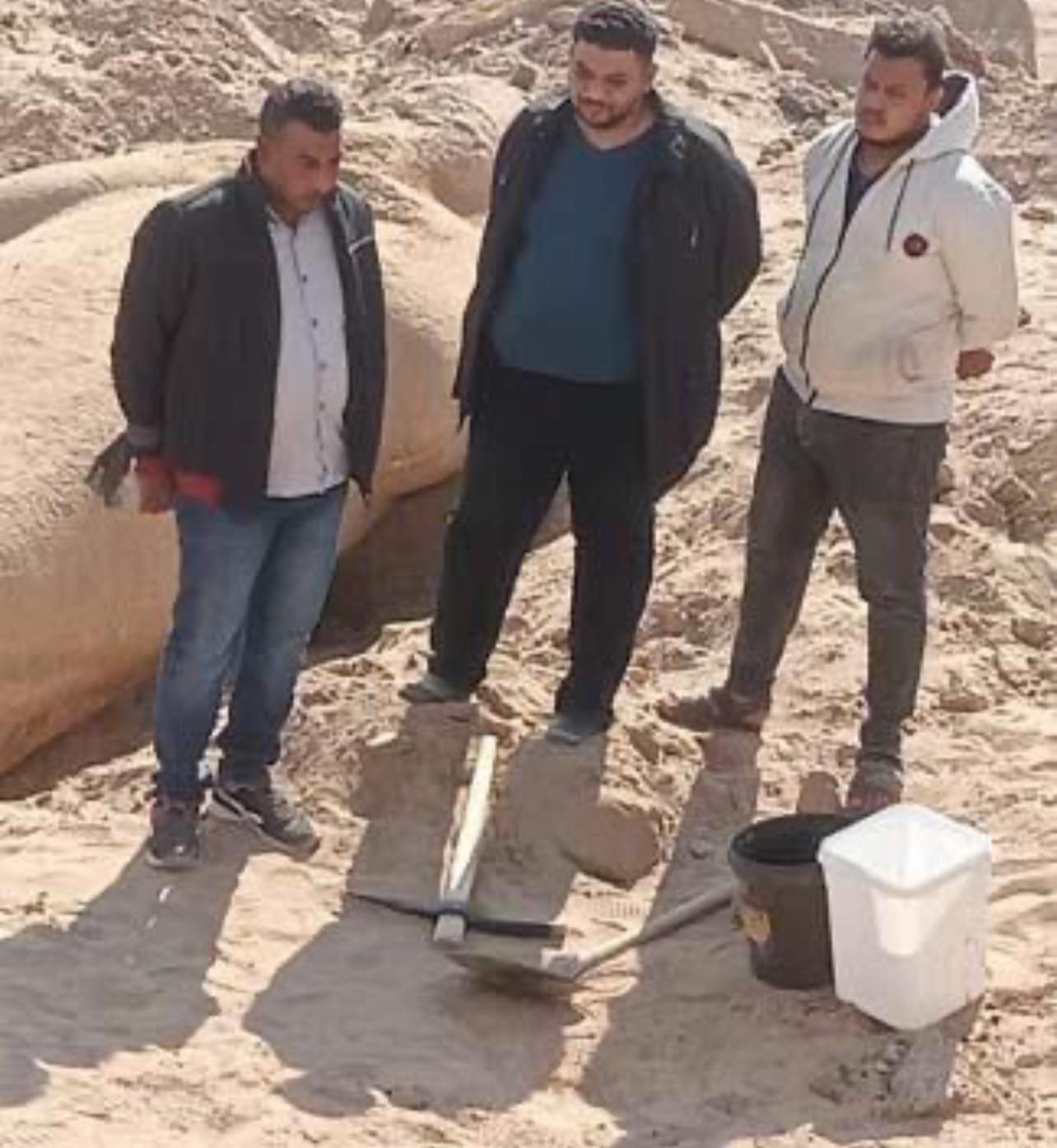 صورة حول : الصور الأولى لمحاولة سرقة تمثال رمسيس في مصر الصور الأولى لمحاولة سرقة تمثال رمسيس في مصر