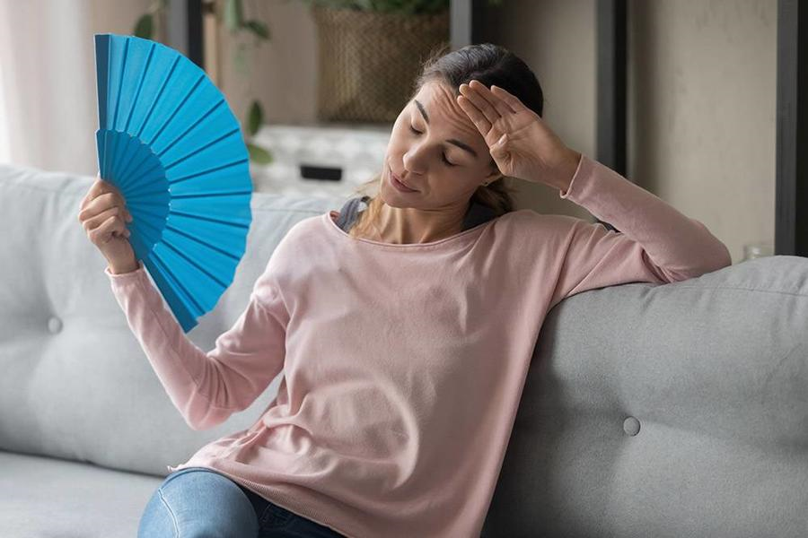 أسباب التعرق الليلي خلال النوم وطرق العلاج