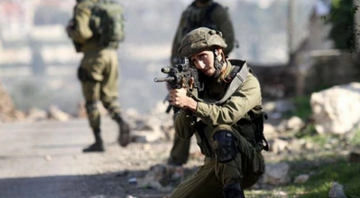 إصابة فلسطيني بجروح خطيرة في الخليل