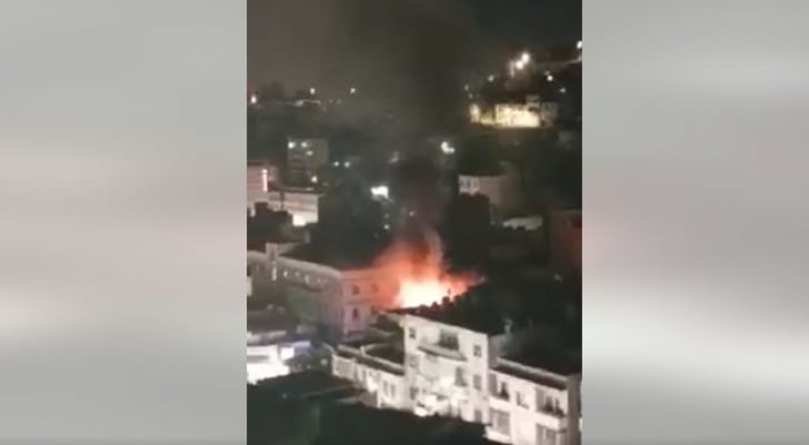 حريق بمخزن ألعاب وسط البلد .. فيديو