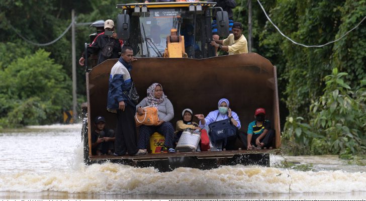 ارتفاع ضحايا الفيضانات في ماليزيا إلى ٢٧٢٩ شخصا