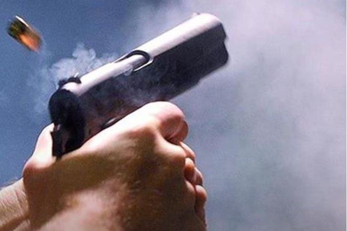 صورة حول : العراق .. رجل يقتل والدته وثلاثة من أشقائه رمياً بالرصاص العراق .. رجل يقتل والدته وثلاثة من أشقائه رمياً بالرصاص