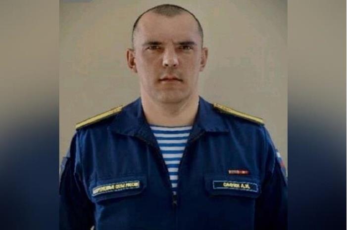 صورة حول : بوتين يمنح لقب بطل روسيا لرقيب توفي أثناء أداء الواجب العسكري بوتين يمنح لقب بطل روسيا لرقيب توفي أثناء أداء الواجب العسكري