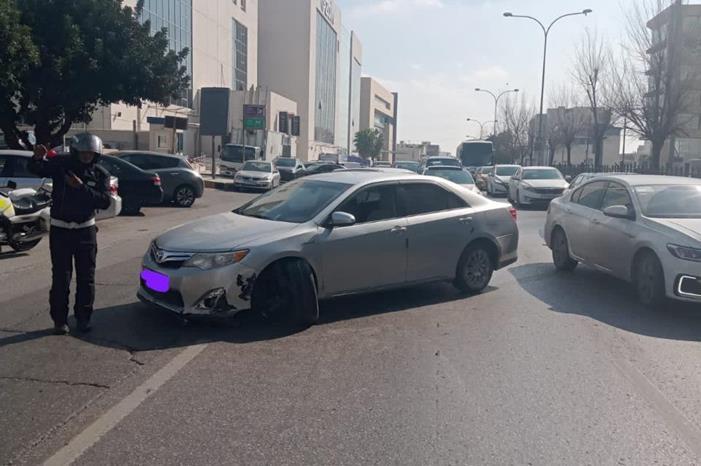 تعطل مركبة "ركوب صغير" في منطقة دوار الشعب