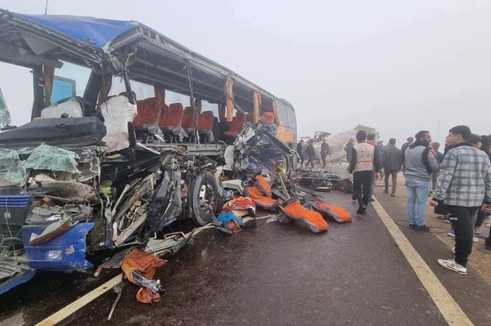 العراق : وفاة 7 أشخاص واصابة 30 أخرين في حادث سير مروع