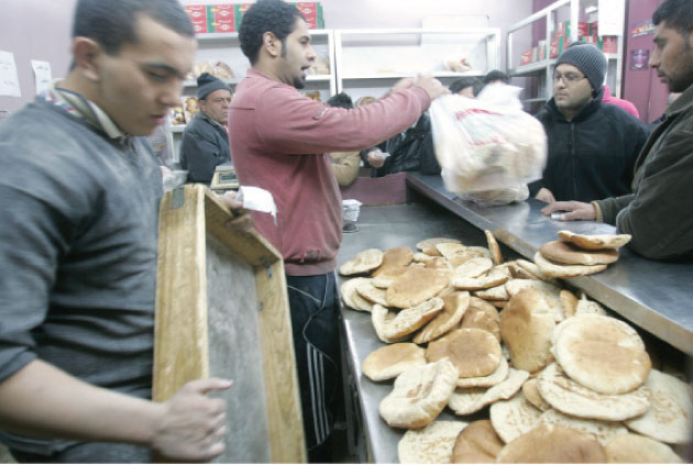 الحكومة تطلب من المخابز شراء كميات إضافية من الطحين