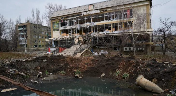 صورة حول : وصول أول قافلة مساعدات إنسانية إلى سوليدار بأوكرانيا وصول أول قافلة مساعدات إنسانية إلى سوليدار بأوكرانيا