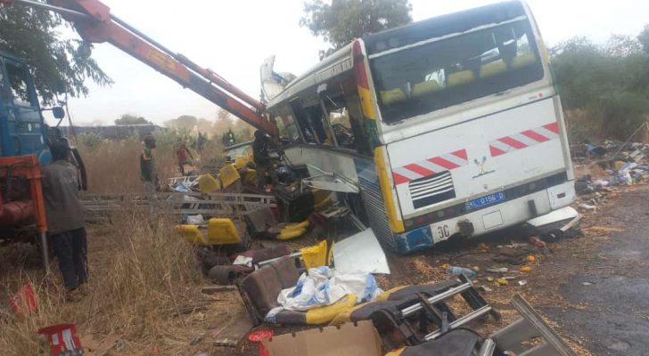 صورة حول : ١٩ قتيلا في حادث اصطدام بين حافلة وشاحنة في السنغال ١٩ قتيلا في حادث اصطدام بين حافلة وشاحنة في السنغال