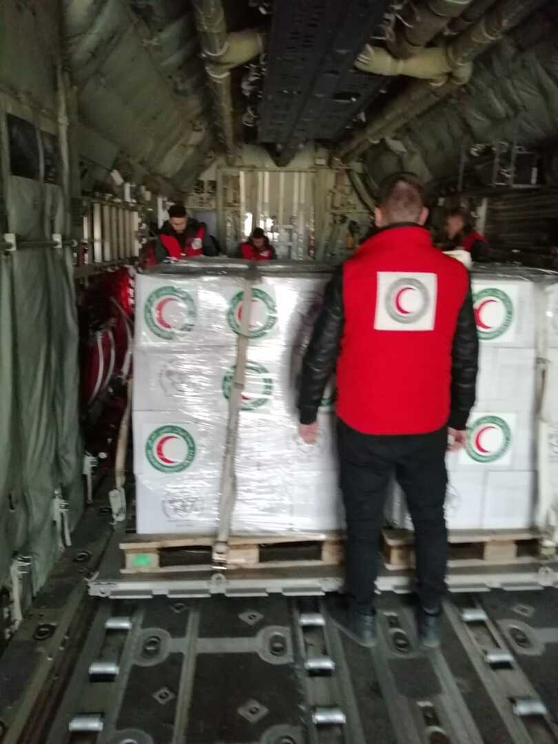 بالصور.. إقلاع طائرتي مساعدات من إقليم كردستان العراق إلى حلب السورية