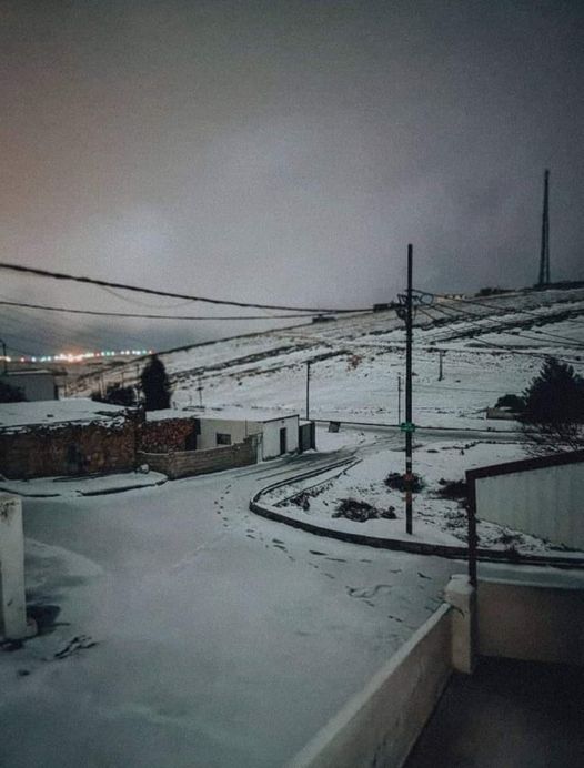 صورة حول : استمرار تساقط الثلوج في بعض المناطق دون تراكمات.. فيديوهات استمرار تساقط الثلوج في بعض المناطق دون تراكمات.. فيديوهات