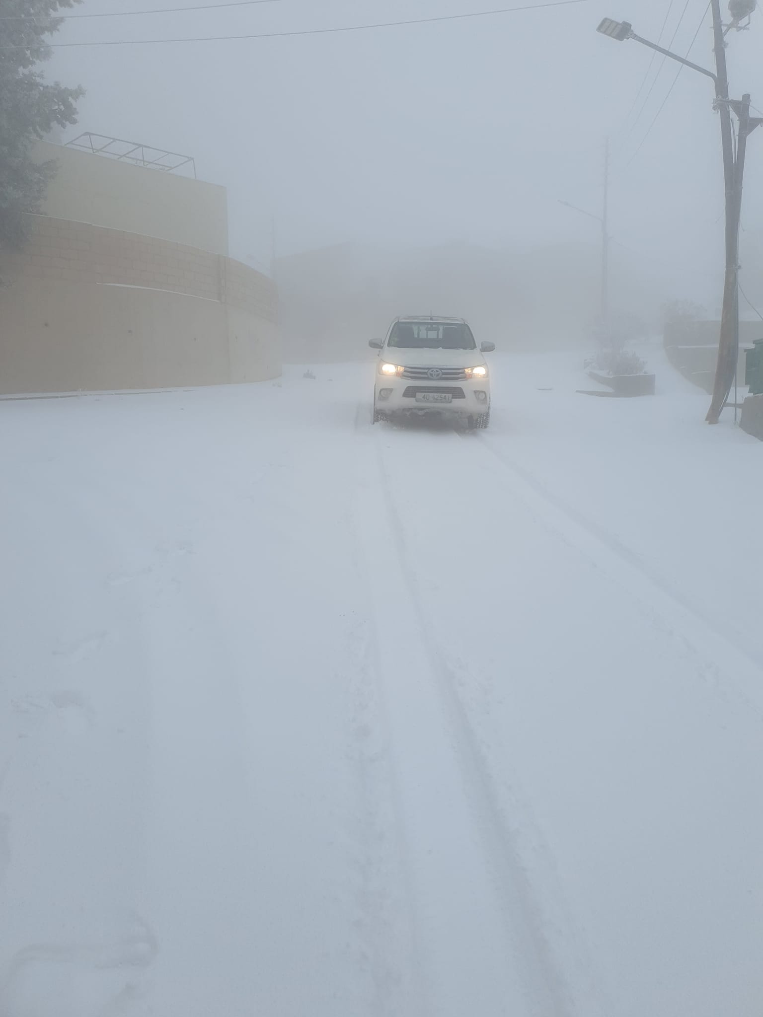 صورة حول : محافظ الطفيلة يدعو لتوخي الحذر على الطرق الرئيسية والفرعية .. فيديو محافظ الطفيلة يدعو لتوخي الحذر على الطرق الرئيسية والفرعية .. فيديو