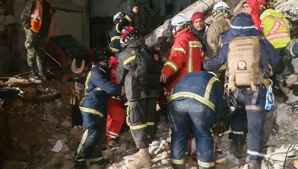 سوريا : احتمال ضعيف لوجود أحياء تحت الركام