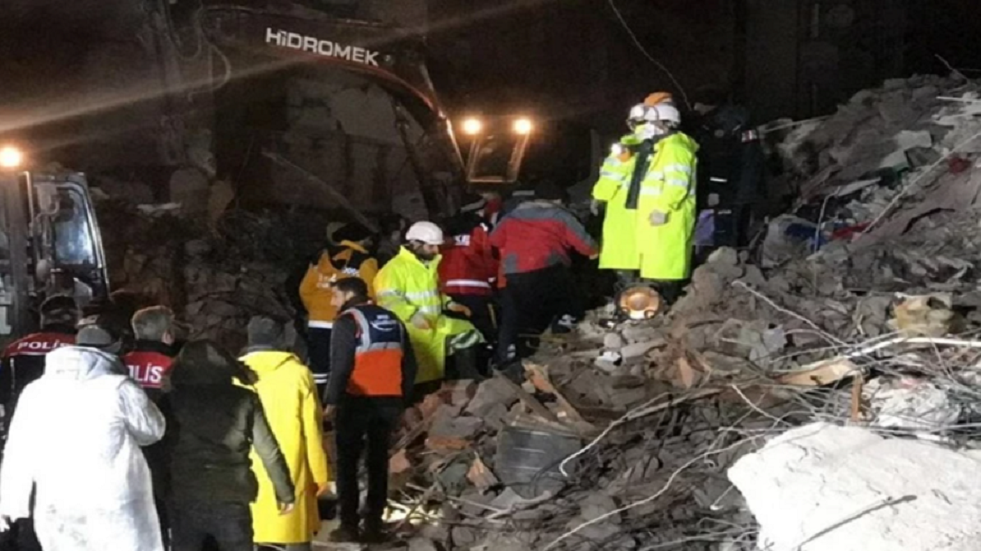 بغداد تعلن مقتل 11 عراقيا بزلزال تركيا